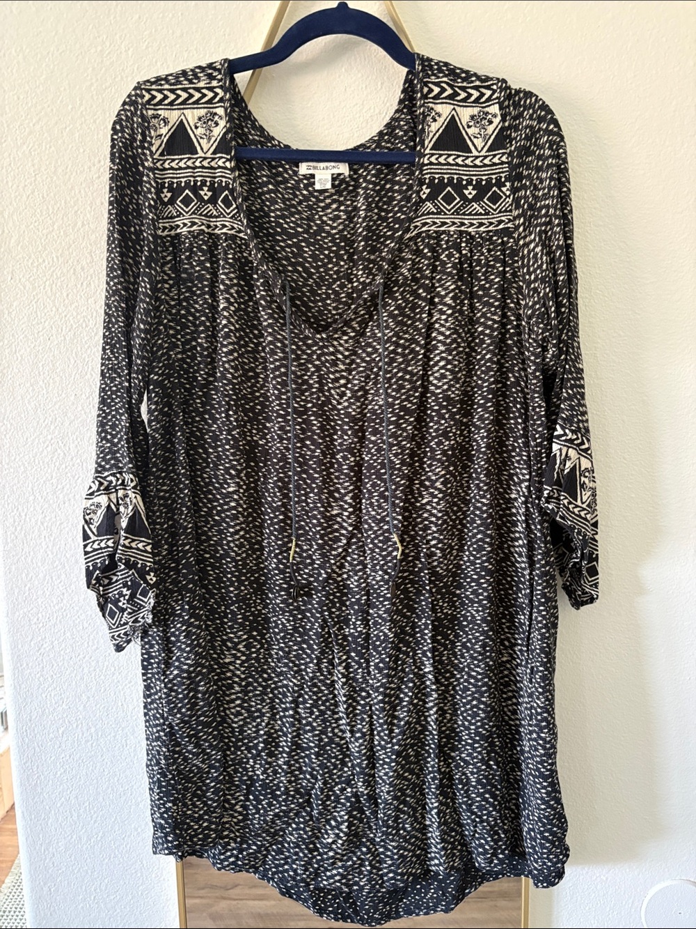 Billabong Black and White Patterned Long Sleeve Tunic Dress